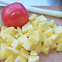 牛腩土豆西红柿汤的做法图解3