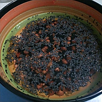 黑豆花生黑芝麻豆浆的做法图解1
