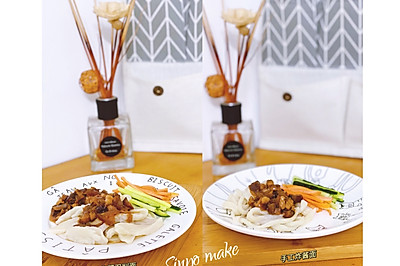手工炸酱刀削面vs炸酱面（一面两食）