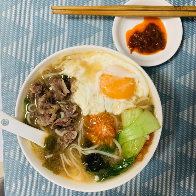 简单快捷又一餐，鸡蛋番茄牛肉面的做法