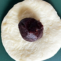 #开启冬日滋补新吃法#软软的豆沙包的做法图解6