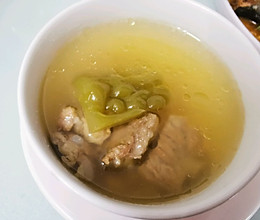 凉瓜黄豆排骨汤的做法