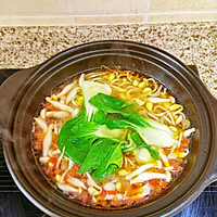 #养生打卡#清淡鲜美的豆芽菌菇汤的做法图解6