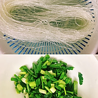 #餐桌上的春日限定#【上班族简菜】肉臊子酸汤粉丝的做法图解2