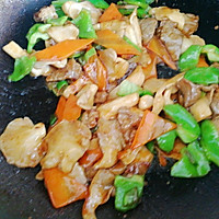 #橄榄中国味 感恩添美味#牛肉蘑菇杂蔬炒的做法图解12