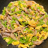 下饭菜❤️平菇尖椒炒鸡蛋的做法图解11