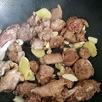 仔姜炒鸭的做法图解7