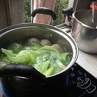 生菜马鲛鱼饼牛肉丸河粉汤的做法图解12