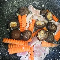 香菇肉片豆腐煲的做法图解7