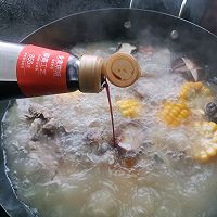 #名厨汁味，圆中秋美味#筒子骨山药汤的做法图解6