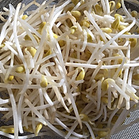 黄豆芽炒肉丝的做法图解1