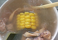 冬瓜鱿鱼筒骨玉米汤的做法