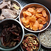 木耳山楂薏米煲猪腱肉的做法图解9