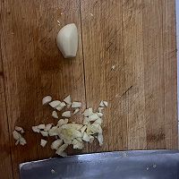 西葫芦炒鸡蛋的做法图解1