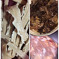 鸭肉木耳炆支竹的做法图解1