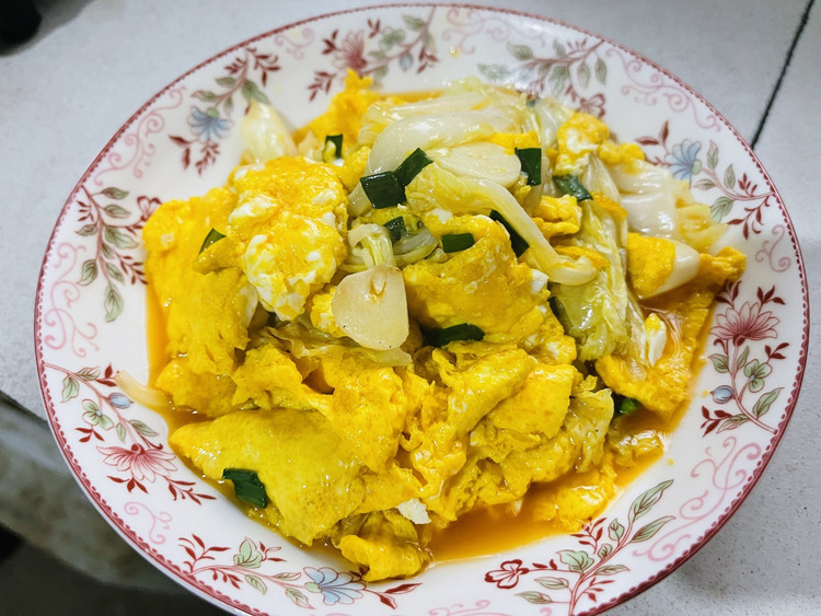 白菜炒鸡蛋的做法