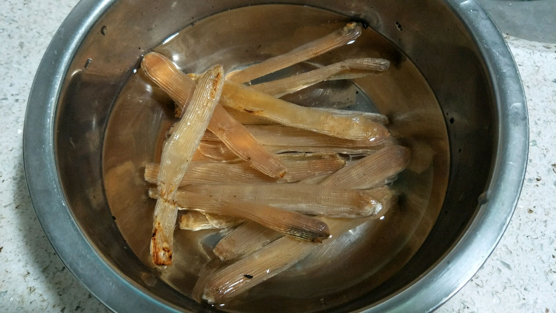 湛江味道——被誉为海洋虫草的沙虫，雷州话“土丹”的美食-聚超值