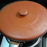 #夏至日，大口吃面# 豉香土豆肉肠焖面的做法图解13