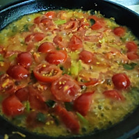 小番茄版西红柿鸡蛋面的做法图解3