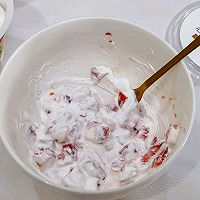 #享时光浪漫 品爱意鲜醇#草莓酸奶油吐司的做法图解3