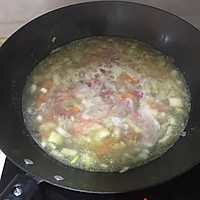 土豆胡萝卜洋葱奶油汤的做法图解3
