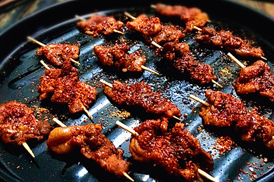 烤爸爸~春节餐前小零食~绵羊音的牙签羊肉