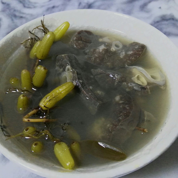 石橄榄猪肺汤的做法