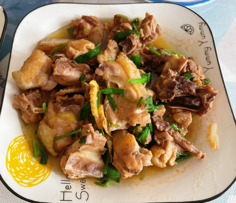 姜葱炒鸡（下饭菜）的做法