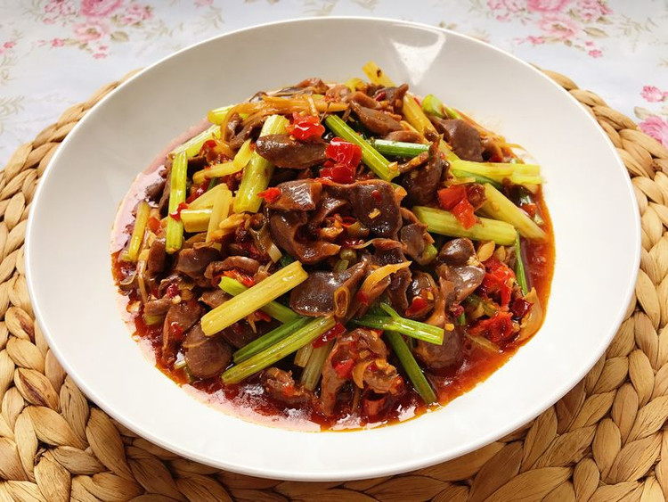 酸辣鸡胗（标配三碗米饭）的做法