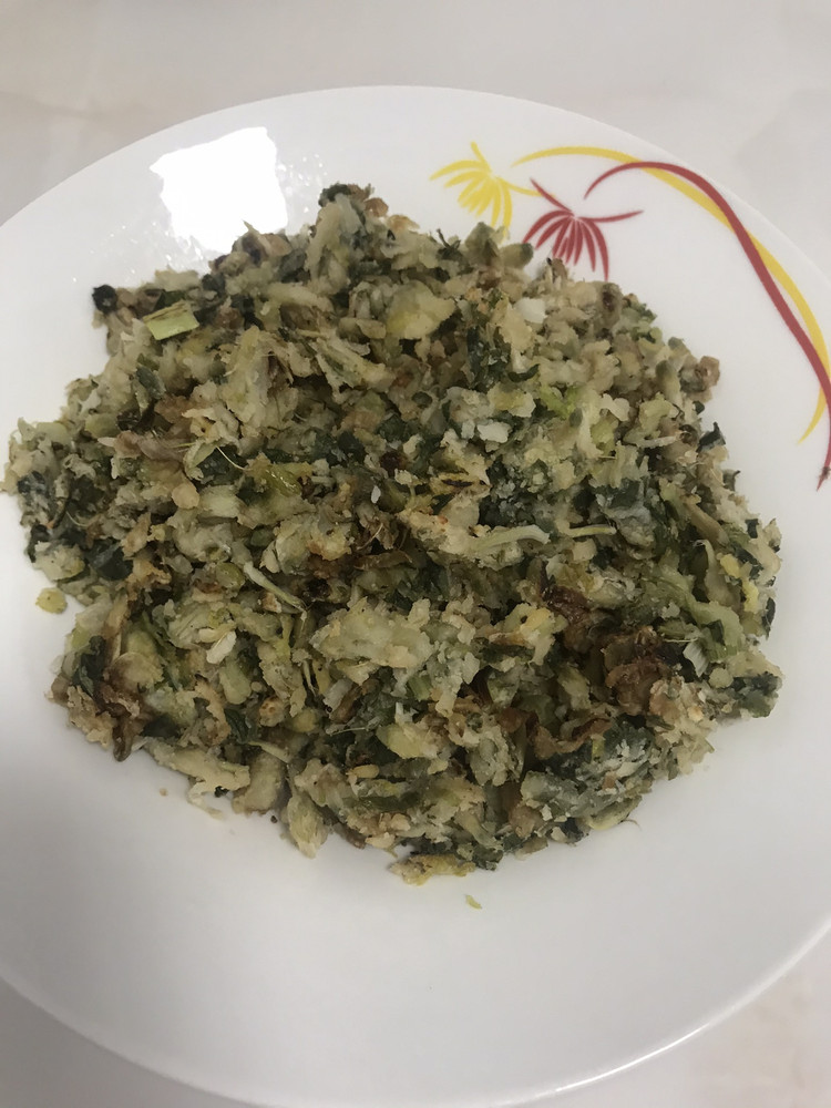 芹香槐花麦饭的做法