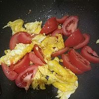 西红柿鸡蛋的做法图解2