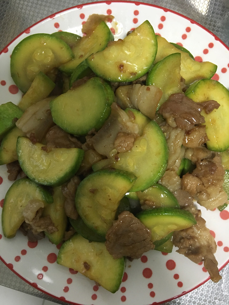 西葫芦炒肉片的做法
