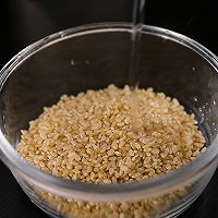 减肥养生餐—糙米香菇盖饭~的做法图解1