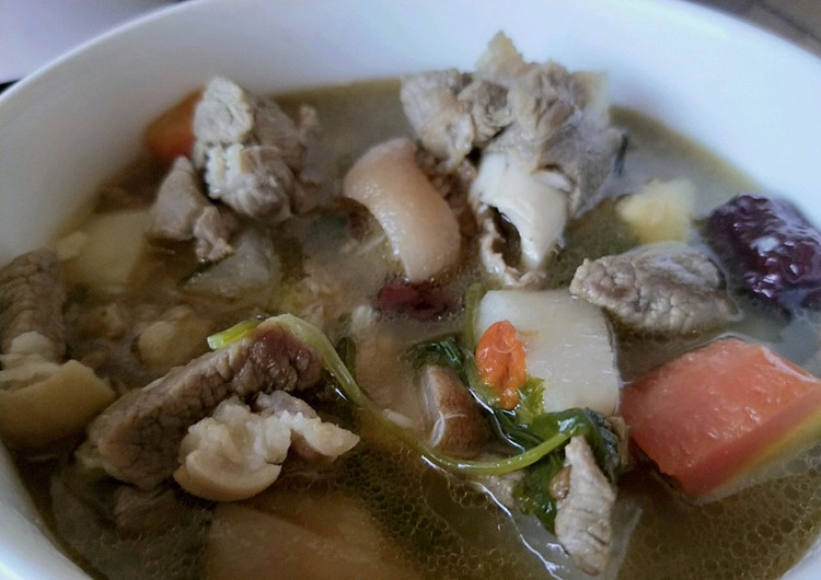 羊肉汤锅(暖胃，冬日食补，隔壁的小孩馋哭了）的做法