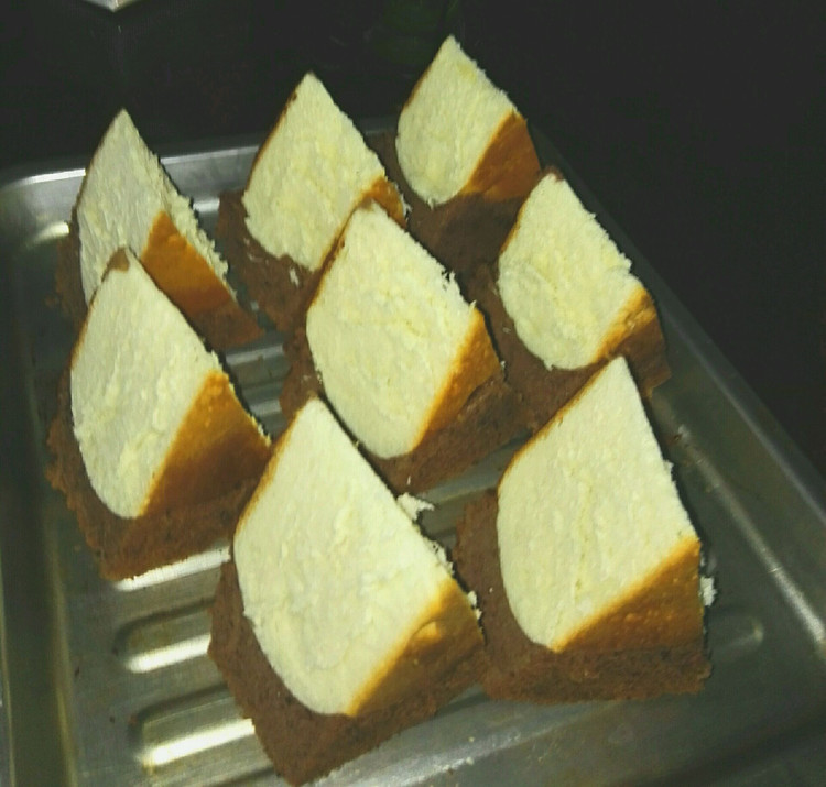 蛋糕裹面包的做法