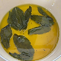 #菜油就选外婆乡，新鲜开榨抢先尝#薄荷香锅虾的做法图解3
