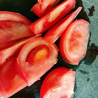 肉末丝瓜炒番茄的做法图解2