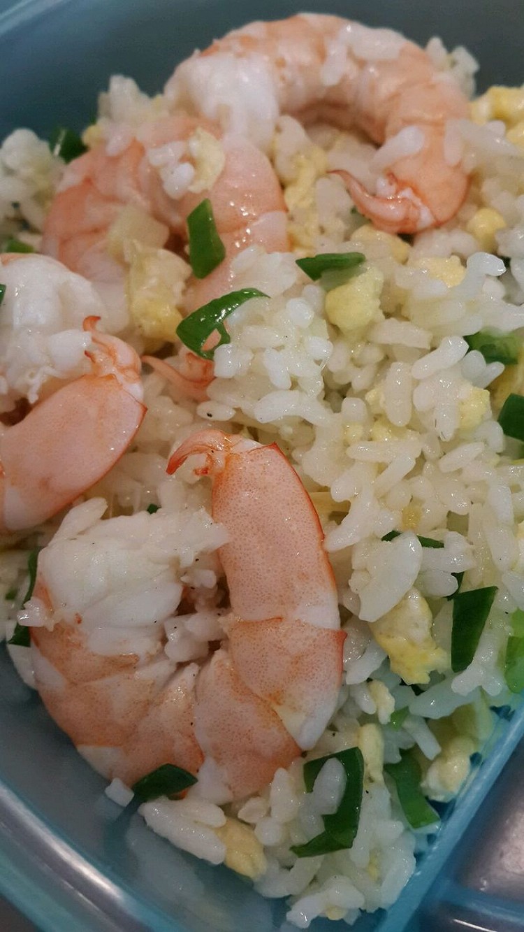 虾仁炒饭的做法