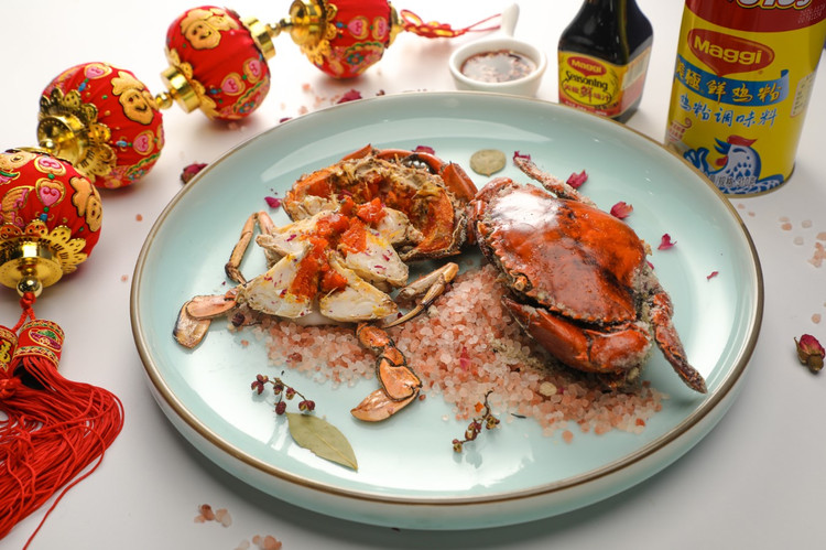 年菜 | 美极玫瑰海盐焗膏蟹的做法