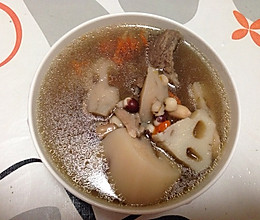 美味猪骨莲藕汤的做法
