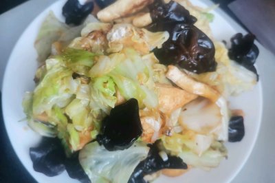 木耳白菜爆豆腐