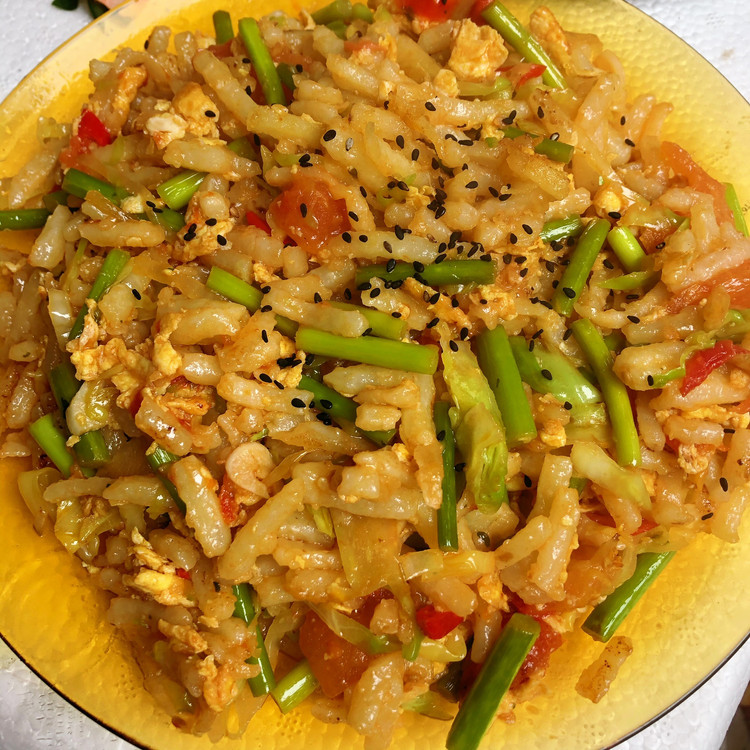 土豆炒饼的做法