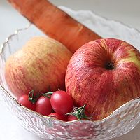 #我们约饭吧# 健康果蔬汁，苹果不氧化不发黑的做法图解1