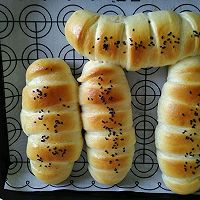 兰花椰蓉面包，热狗小面包的做法图解10