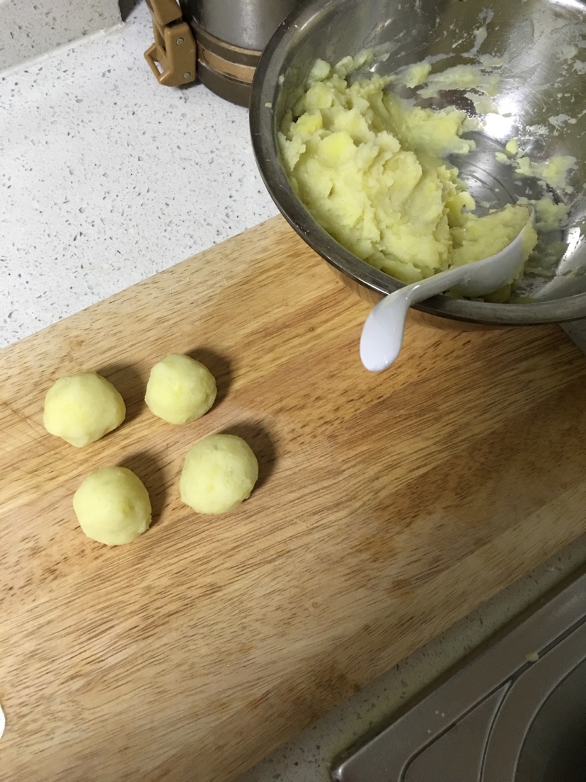 土豆饼的做法图解2