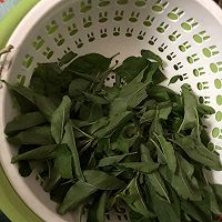 枸杞叶猪肝汤的做法图解1