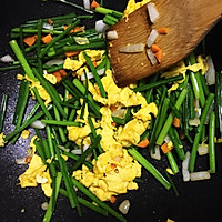 韭菜苔炒土鸡蛋的做法图解6