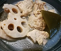 海带藕片排骨汤的做法