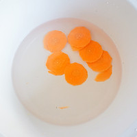 胡萝卜菠菜鸡蛋卷·辅食的做法图解3