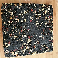 核桃枸杞芝麻糖的做法图解10